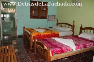 Calle Santo Domingo # 471 entre Lirio Blanco y callejón del Consejo.