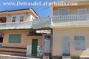 Calle Cruz Verde # 84-A (altos) entre calle Desengaño y callejón de las Angarillas.