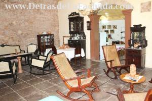 Callejón de Galdos # 1-A e/c Alameda y Media Luna.