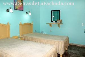 Calle Rosario # 117 entre callejón del Aguacate y calle Cruz Verde.