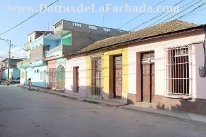 Callejón del Aguacate # 116 entre calle Santo Domingo y calle Angustia.