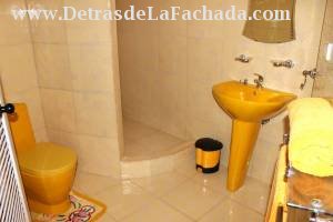 Calle Buen Retiro # 75 e/c calle Luz y San Procopio.