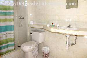 Calle Buen Retiro # 283 entre calle América y Constancia.  Trinidad. Sancti Spiritus. Cuba.