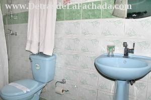 Calle Rosario # 117 entre callejón del Aguacate y calle Cruz Verde.