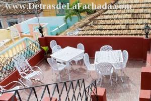 Calle Rosario # 374 entre calle Gloria y calle Media Luna.