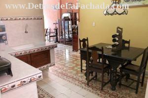 Calle Rosario # 374 entre calle Gloria y calle Media Luna.