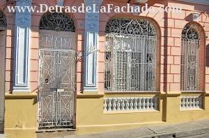 Santa Rita #465 7Reloj y Calvario