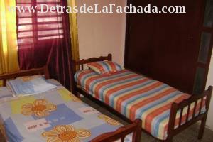 Calle Rey Pelayo(Eduardo Yero)  Nº70 % Calvario y Reloy (Porfirio Valiente y Mayia Rguez.)