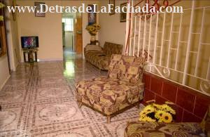 Calle Cuba #313 B (Altos) e/ Caridad y Carretera central.