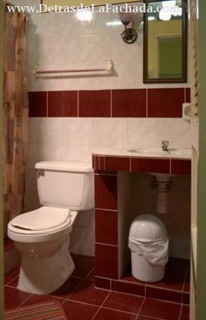 Calle Cuba #313 B (Altos) e/ Caridad y Carretera central.