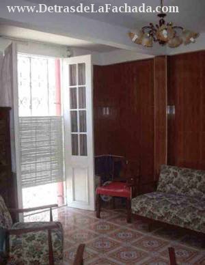 Calle Máximo Gómez #208 e/ Berenguer y e. Yanes Reparto el Carmen