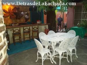 PATIO BAR CON SU BAÑO