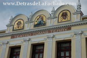 Close by, Teatro Tomás Terry
