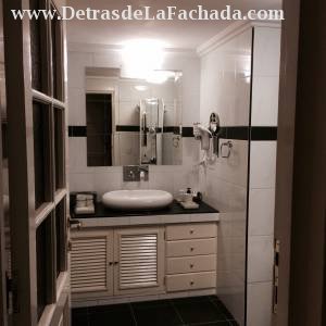 Avenida 31A  ,2605  entre la calle 30 y 26 .