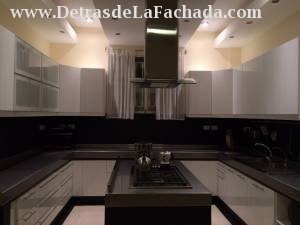 Avenida 31A  ,2605  entre la calle 30 y 26 .