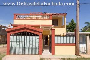 Calle 7 Oeste #36, entre 12 Oeste y 8 Oeste