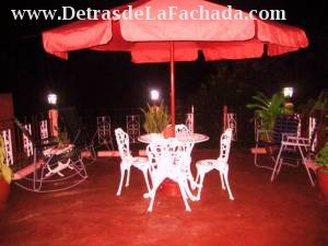 The roof terrace by night