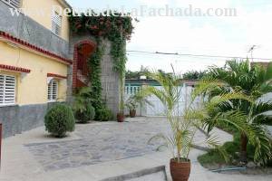 Inner roofless parking