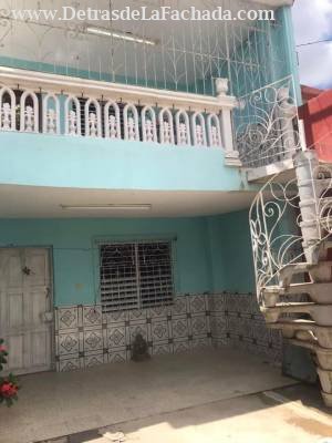 Fernando de saya entre pancho varona