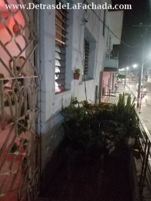 Calle Paseo entre Pedro A Perez y Calixto Garcia