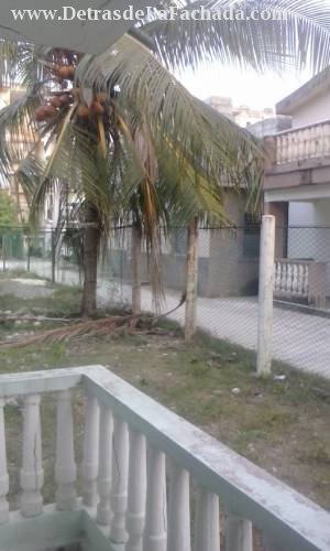 Vista desde el balcón a ángulo izquierdo del patio