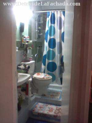 Avenida 33 e/. 210 y 212. No.1.10