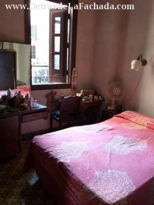 Cuarteles no.107 entre Compostela y Habana