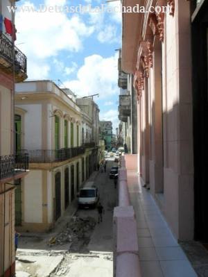 Tejadillo 152, esquina con calle Habana
