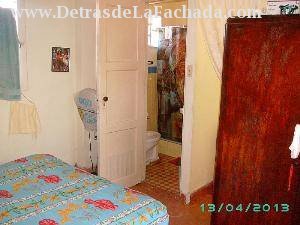 Habitacion con acceso directo al baño