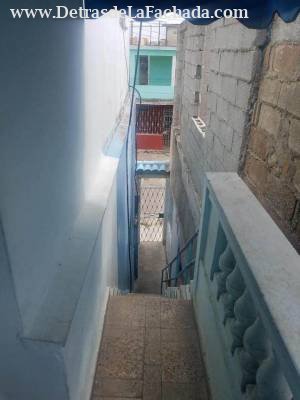 Escalera de entrada