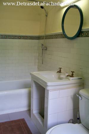 calle Cuba entre calles Luz y Santa Clara