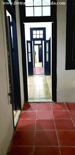 Al lado del Capitolio, manzana del saratoga, Calle Zulueta, La Habana