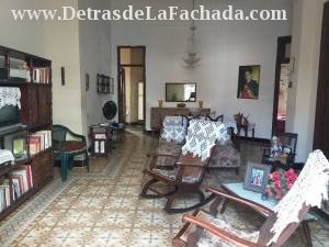 Cuarteles no.107 entre Compostela y Habana