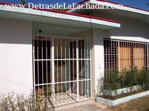 Cerca de 5ta avenida, Reparto Flores