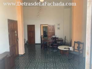 A dos cuadras del malecon y dos del Hospital Ameijeiras