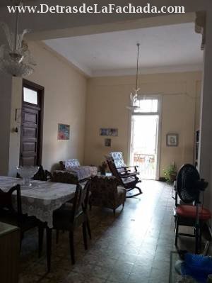 Cuarteles no.107 entre Compostela y Habana