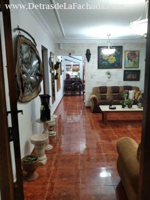 Calle 218 #2108 entre 21 y 23 Atabey