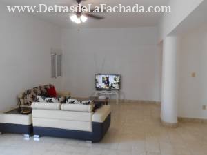 Por la funeraria de Calzada y K