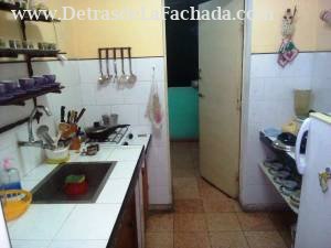 Lourdes 253, apto. 7, entre Holguin y Milán