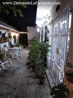 Calle 218 #2108 entre 21 y 23 Atabey