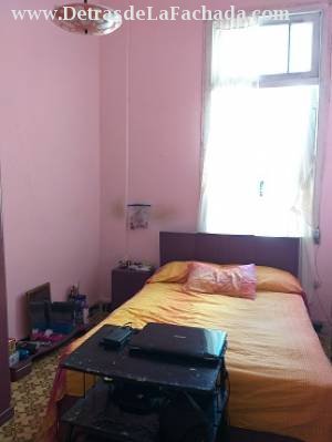 Cuarteles no.107 entre Compostela y Habana