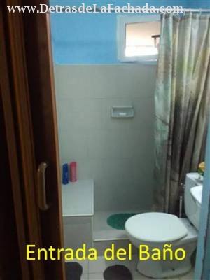 Entrance to the bathroom