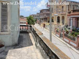 6 HABITACIONES. BALCÓN