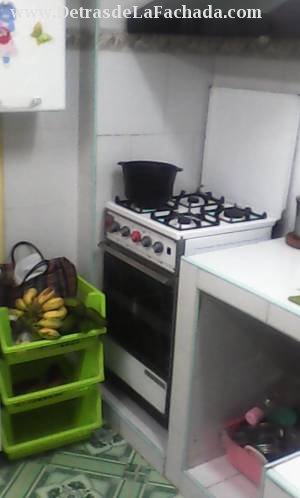 aptto puerta calle en bajos,1/4.capitalista.Casco Histórico (i1a53) - $25,000