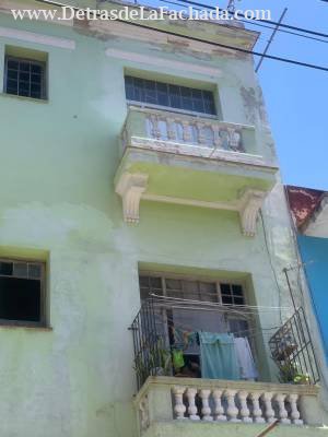 A dos cuadras del malecon y dos del Hospital Ameijeiras