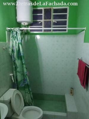 La sola 203 e/ Libertad y Johnso