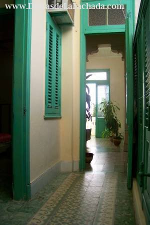 calle Cuba entre calles Luz y Santa Clara