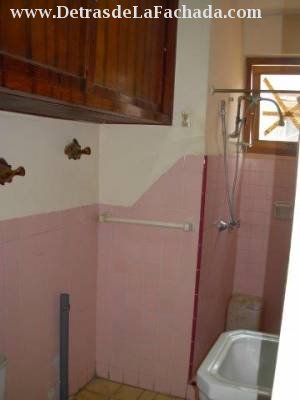 Bathroom in good condition