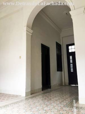 Al lado del Capitolio, manzana del saratoga, Calle Zulueta, La Habana