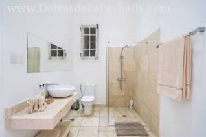 Calle San Lázaro 966 entre Aramburo y Hospital